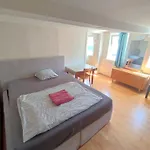 Apartment Wood Is Good! 24 7 Check In Kelkheim