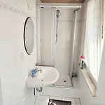 Wood Is Good! 24 7 Check In Apartment