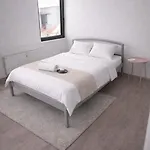Wood Is Good! 24 7 Check In Apartment