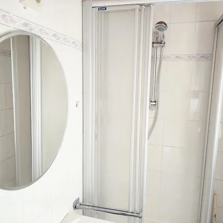 Wood Is Good! 24 7 Check In Apartament