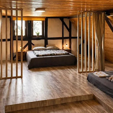 Wood Is Good! 24 7 Check In Apartment *
