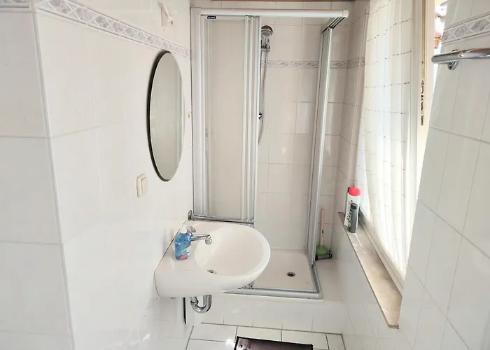 Wood Is Good! 24 7 Check In Apartment