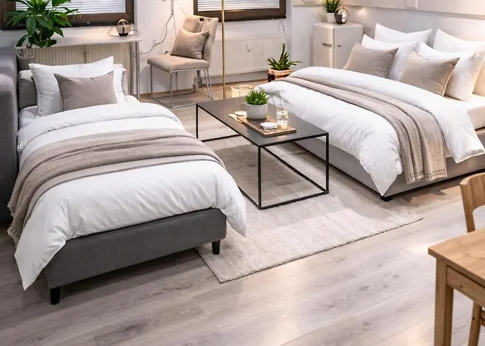 Wood Is Good! 24 7 Check In Apartment *